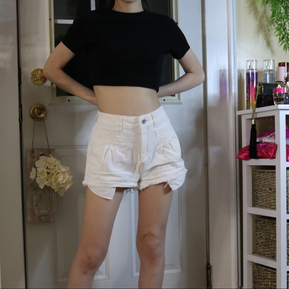 Bullhead White High Waisted Shorts